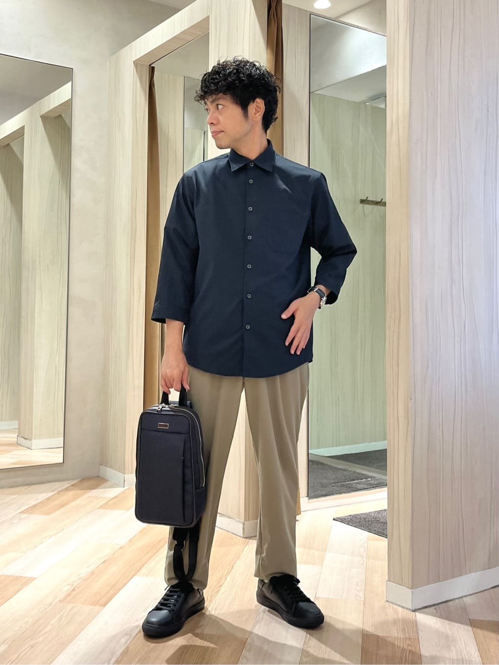 TAKEO KIKUCHIの【COOL CITY WEAR】エアートール パンツ /接触冷感・通気性を使ったコーディネートを紹介します。｜Rakuten Fashion(楽天ファッション／旧楽天ブランドアベニュー)6332213