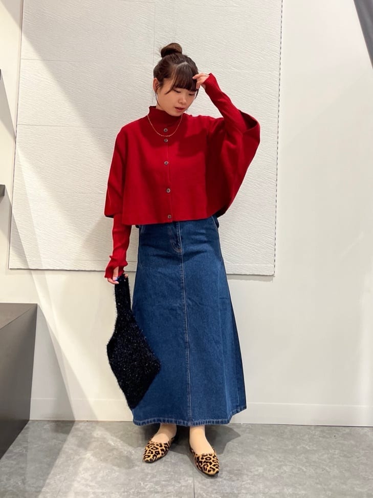 Vinのケープハイネックニットアンサンブルを使ったコーディネートを紹介します。｜Rakuten Fashion(楽天ファッション／旧楽天ブランドアベニュー)6332655