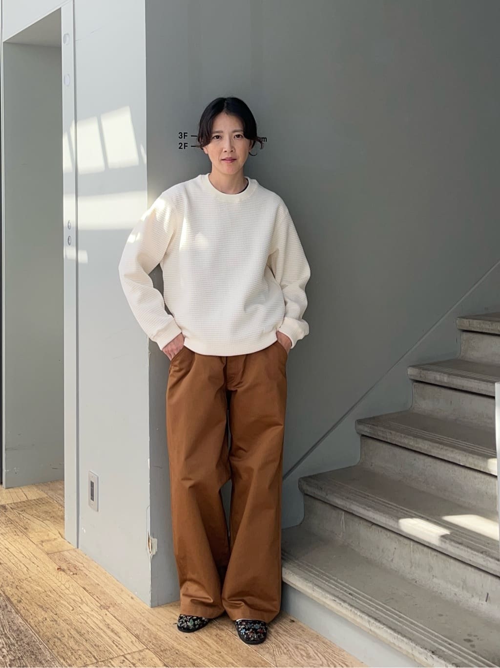 TAKEO KIKUCHIのニットライク プルオーバーを使ったコーディネートを紹介します。｜Rakuten Fashion(楽天ファッション／旧楽天ブランドアベニュー)6334368