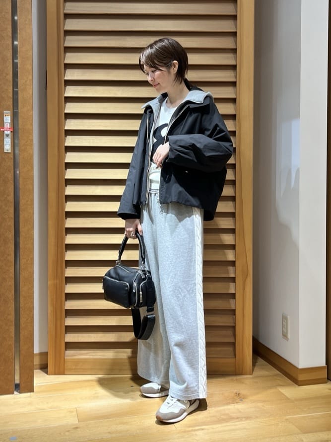 LASUDのロートップスニーカーを使ったコーディネートを紹介します。｜Rakuten Fashion(楽天ファッション／旧楽天ブランドアベニュー)6335055