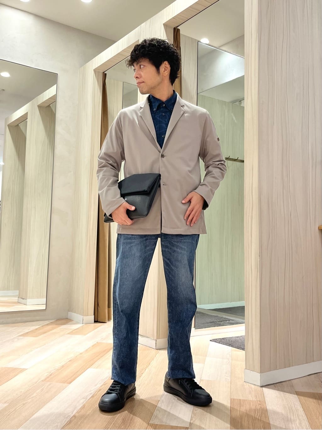 TAKEO KIKUCHIのリラックス カーディガン ジャケットを使ったコーディネートを紹介します。｜Rakuten Fashion(楽天ファッション／旧楽天ブランドアベニュー)6335426