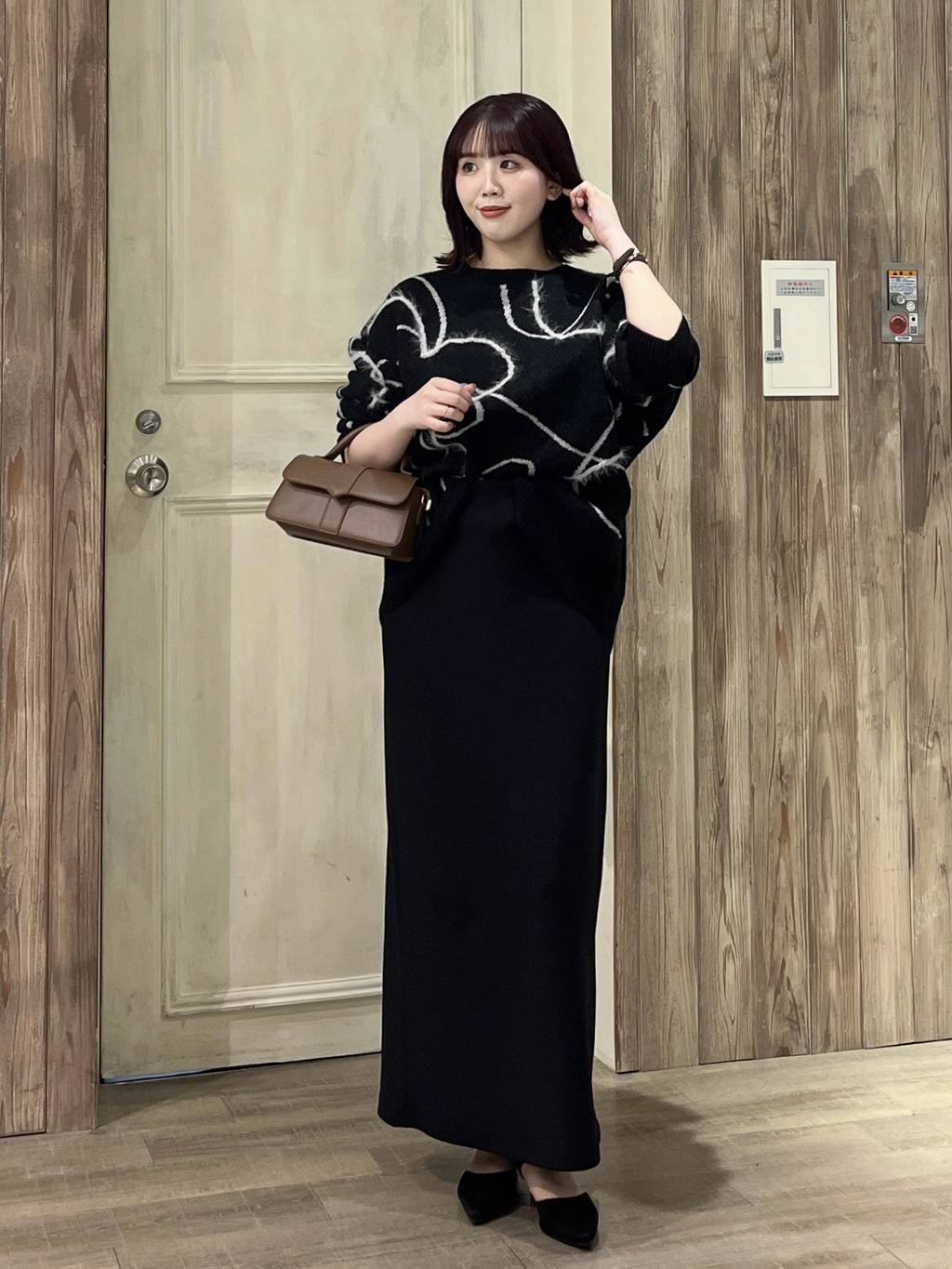 mysty womanのリンキングジャガードフラワーニットを使ったコーディネートを紹介します。｜Rakuten Fashion(楽天ファッション／旧楽天ブランドアベニュー)6336005