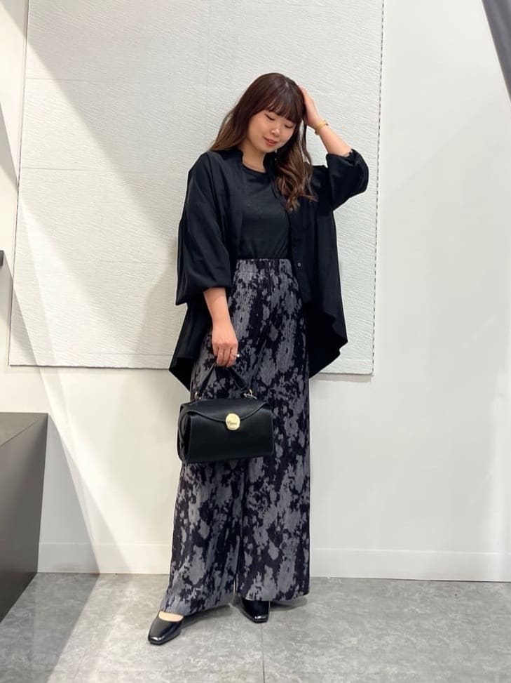 Vinのチュールディテールリブカットソーを使ったコーディネートを紹介します。｜Rakuten Fashion(楽天ファッション／旧楽天ブランドアベニュー)6337921