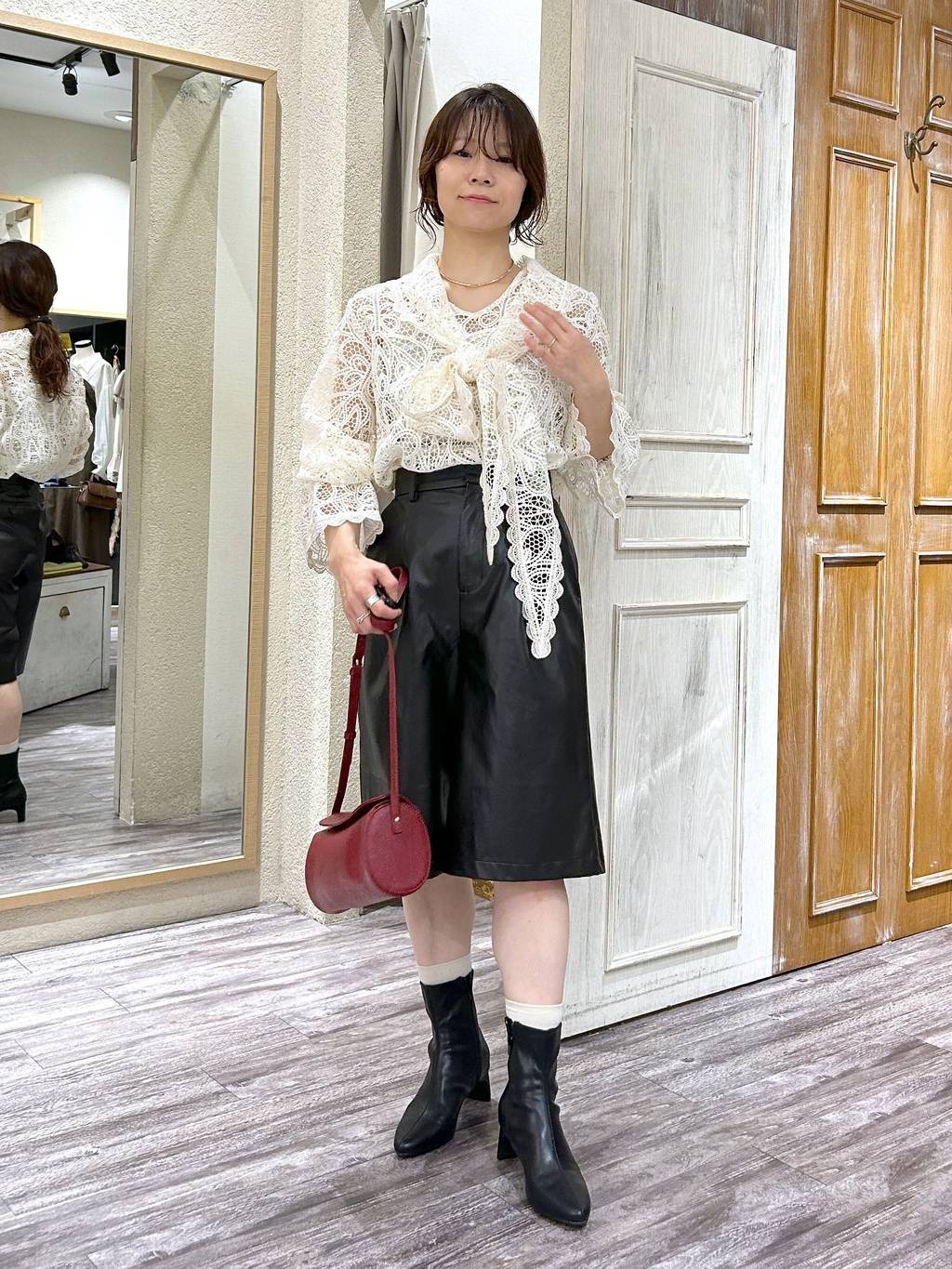 mysty womanのレースボウタイブラウスを使ったコーディネートを紹介します。｜Rakuten Fashion(楽天ファッション／旧楽天ブランドアベニュー)6338601