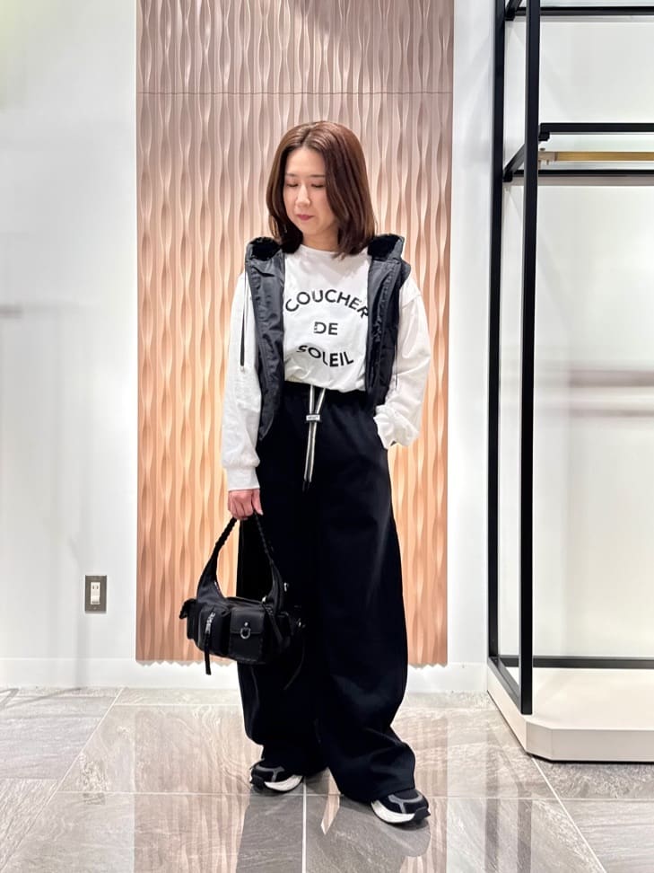 Vinのタグデザインスウェットパンツを使ったコーディネートを紹介します。｜Rakuten Fashion(楽天ファッション／旧楽天ブランドアベニュー)6340647