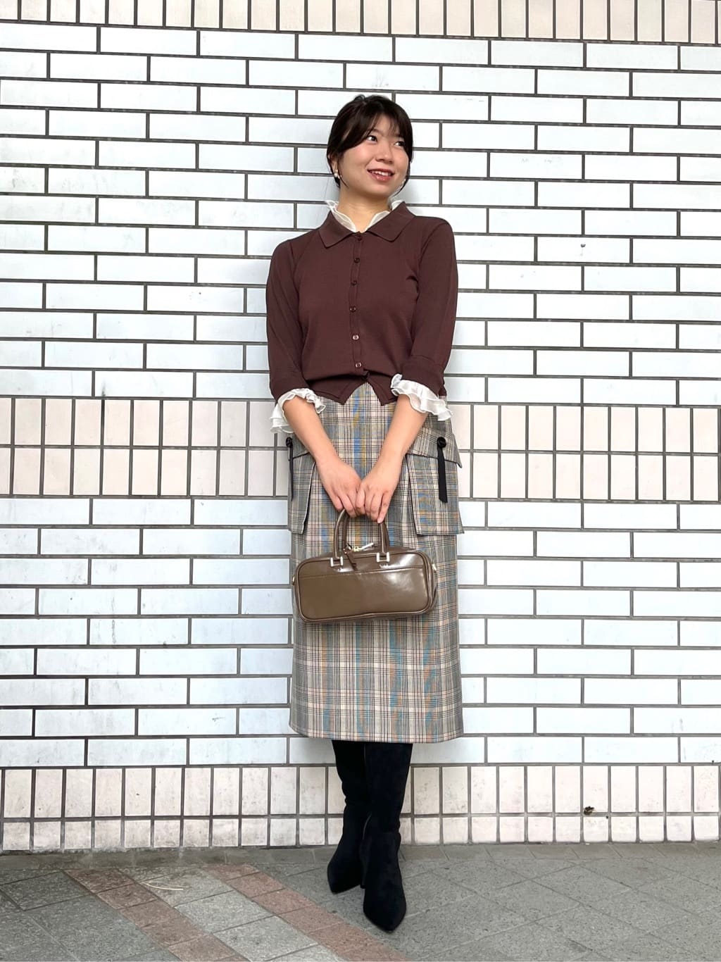 Vinのフリル付きポロ襟カーディガンを使ったコーディネートを紹介します。｜Rakuten Fashion(楽天ファッション／旧楽天ブランドアベニュー)6340671