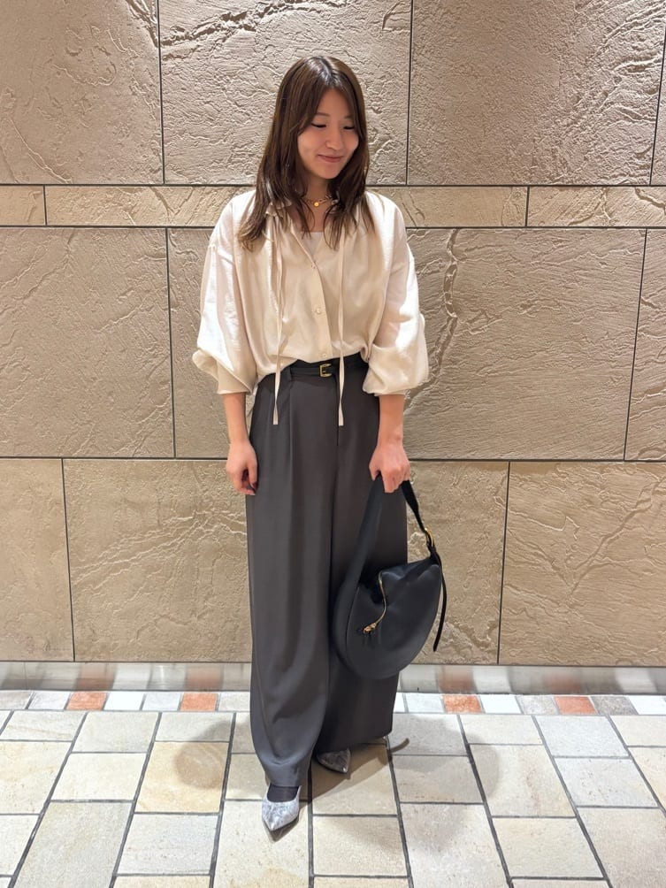 1er Arrondissementのニュアンスブラウスを使ったコーディネートを紹介します。｜Rakuten Fashion(楽天ファッション／旧楽天ブランドアベニュー)6340755