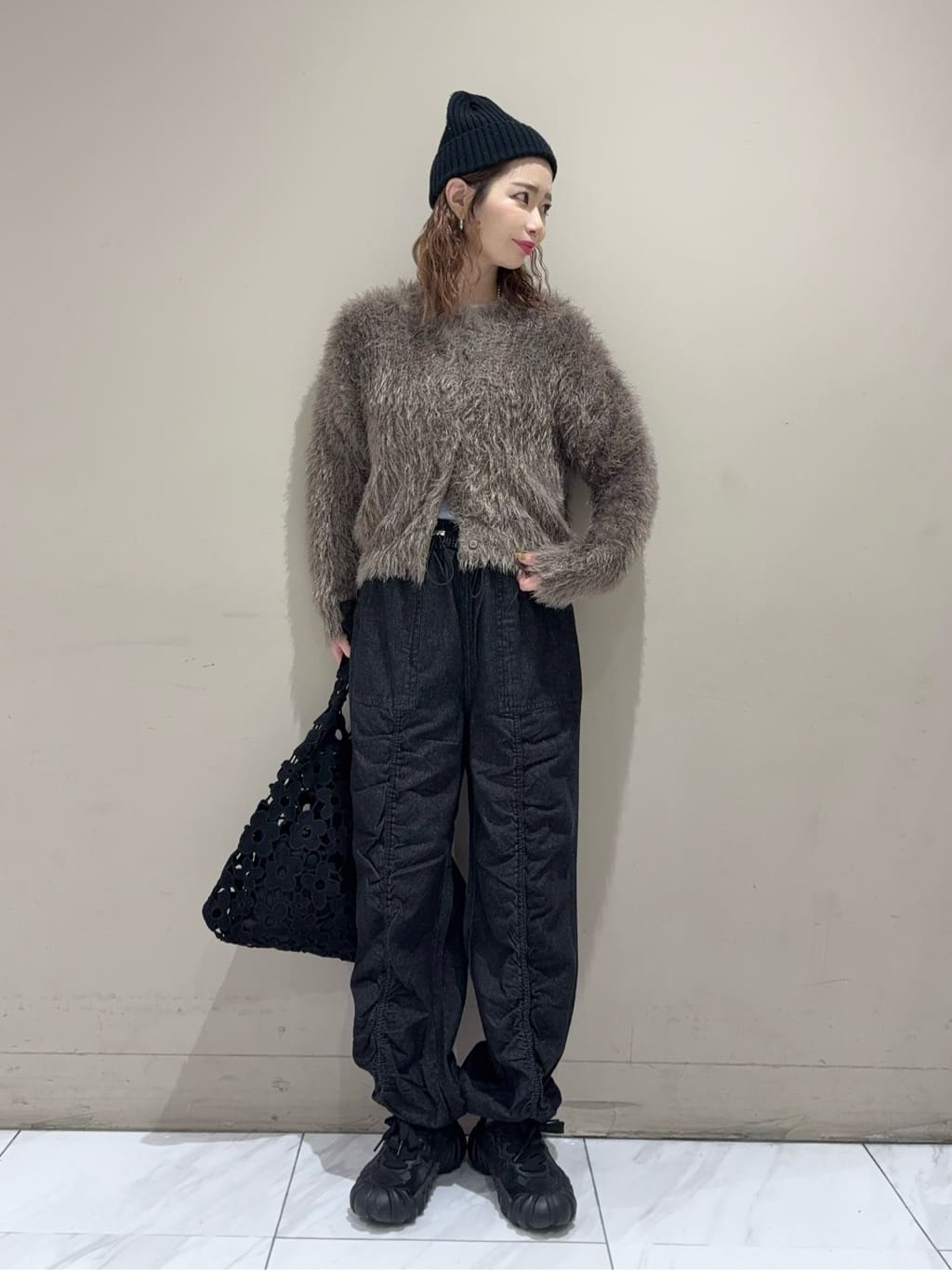 Green Parksの・SUGAR SPOON デニムギャザーパンツを使ったコーディネートを紹介します。｜Rakuten Fashion(楽天ファッション／旧楽天ブランドアベニュー)6342345