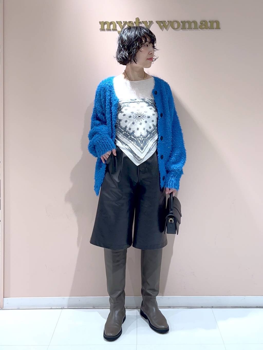 mysty womanのシアー長袖ニットを使ったコーディネートを紹介します。｜Rakuten Fashion(楽天ファッション／旧楽天ブランドアベニュー)6345149