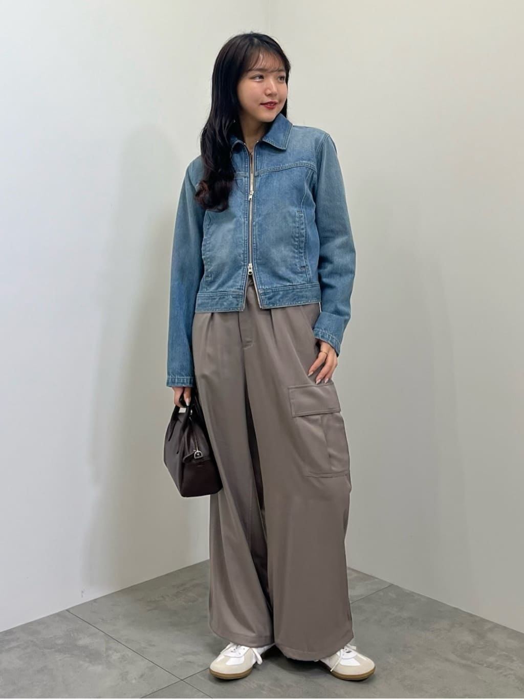 AMERICAN HOLICのWZIPデニムジャケットを使ったコーディネートを紹介します。｜Rakuten Fashion(楽天ファッション／旧楽天ブランドアベニュー)6345577