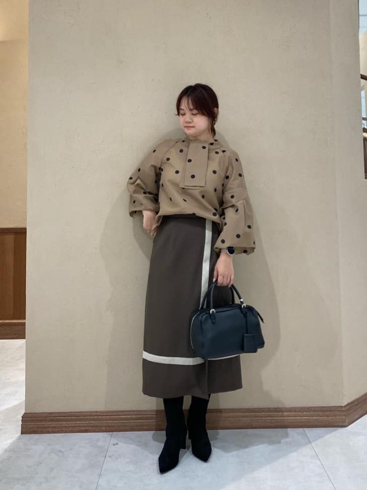 Vinのボウタイドットブラウスを使ったコーディネートを紹介します。｜Rakuten Fashion(楽天ファッション／旧楽天ブランドアベニュー)6345802