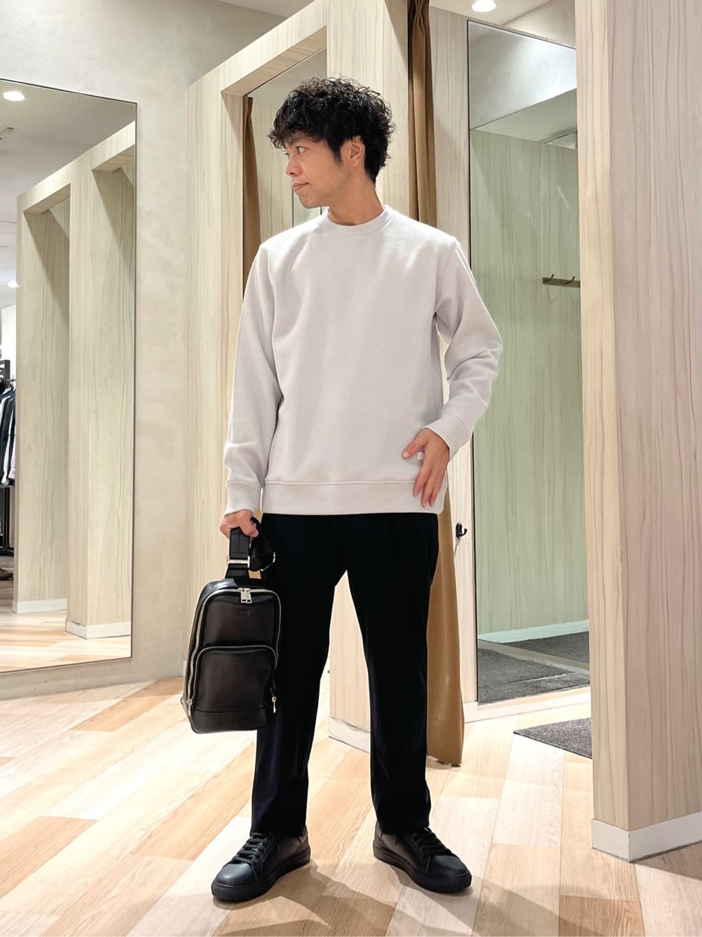 TAKEO KIKUCHIの【尾州織】クルーネック カットソーを使ったコーディネートを紹介します。｜Rakuten Fashion(楽天ファッション／旧楽天ブランドアベニュー)6347057