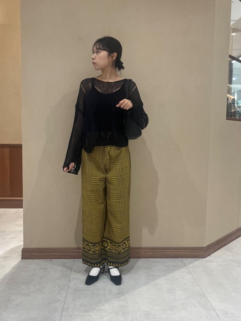 Vinの透かし編みニットプルオーバーを使ったコーディネートを紹介します。｜Rakuten Fashion(楽天ファッション／旧楽天ブランドアベニュー)6347147