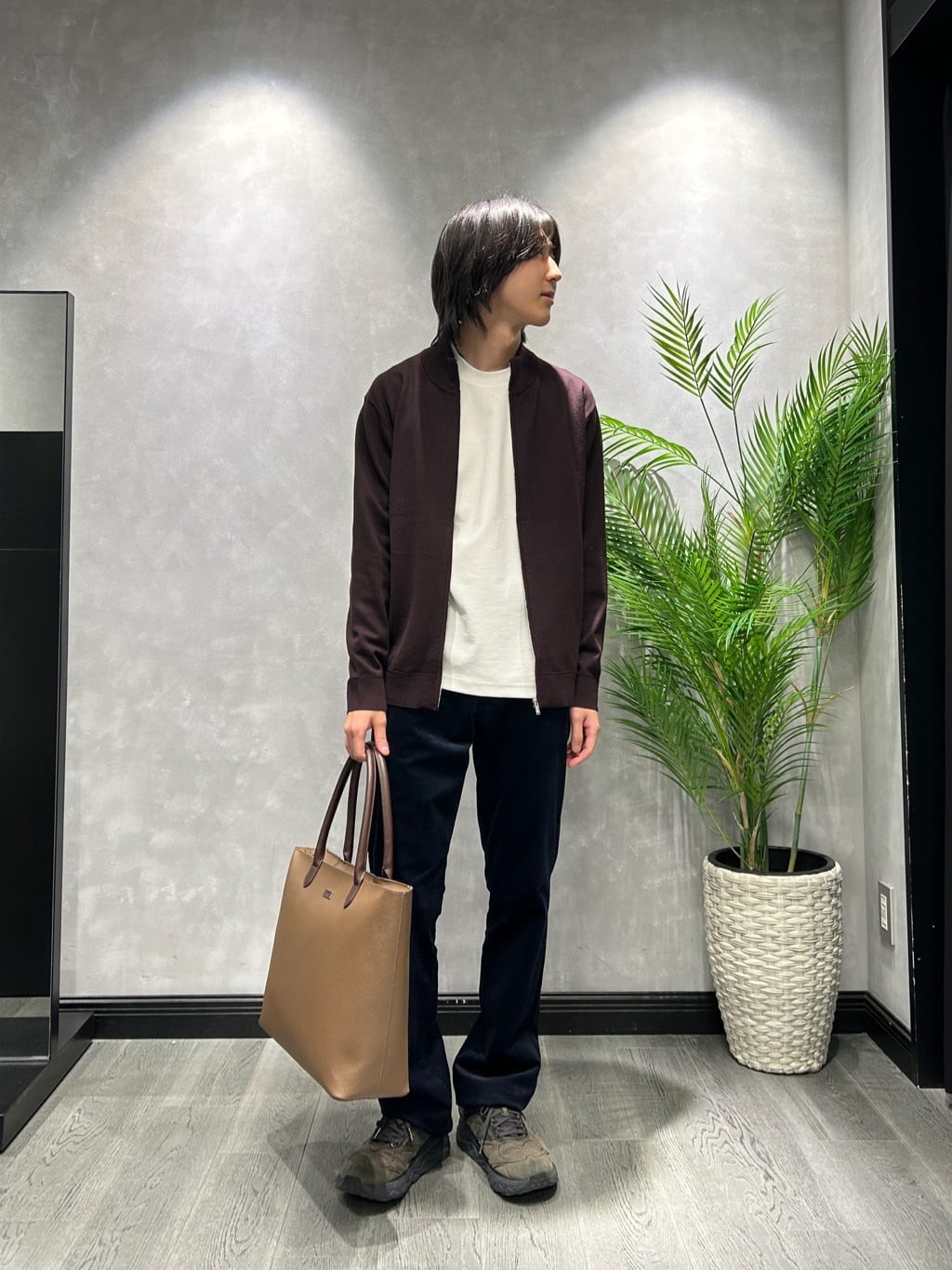 TAKEO KIKUCHIのアンチピリング ジップアップ ニットを使ったコーディネートを紹介します。｜Rakuten Fashion(楽天ファッション／旧楽天ブランドアベニュー)6347545