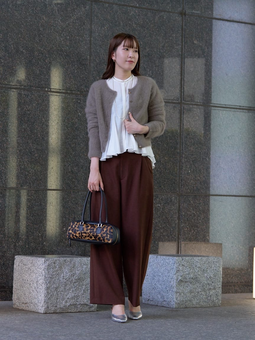 allurevilleのヘムマチフレアブラウスを使ったコーディネートを紹介します。｜Rakuten Fashion(楽天ファッション／旧楽天ブランドアベニュー)6347655