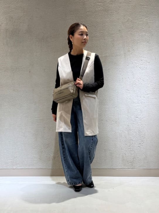 Vinのフェイクスウェードバックフレアベスト(ロング丈)を使ったコーディネートを紹介します。｜Rakuten Fashion(楽天ファッション／旧楽天ブランドアベニュー)6349554