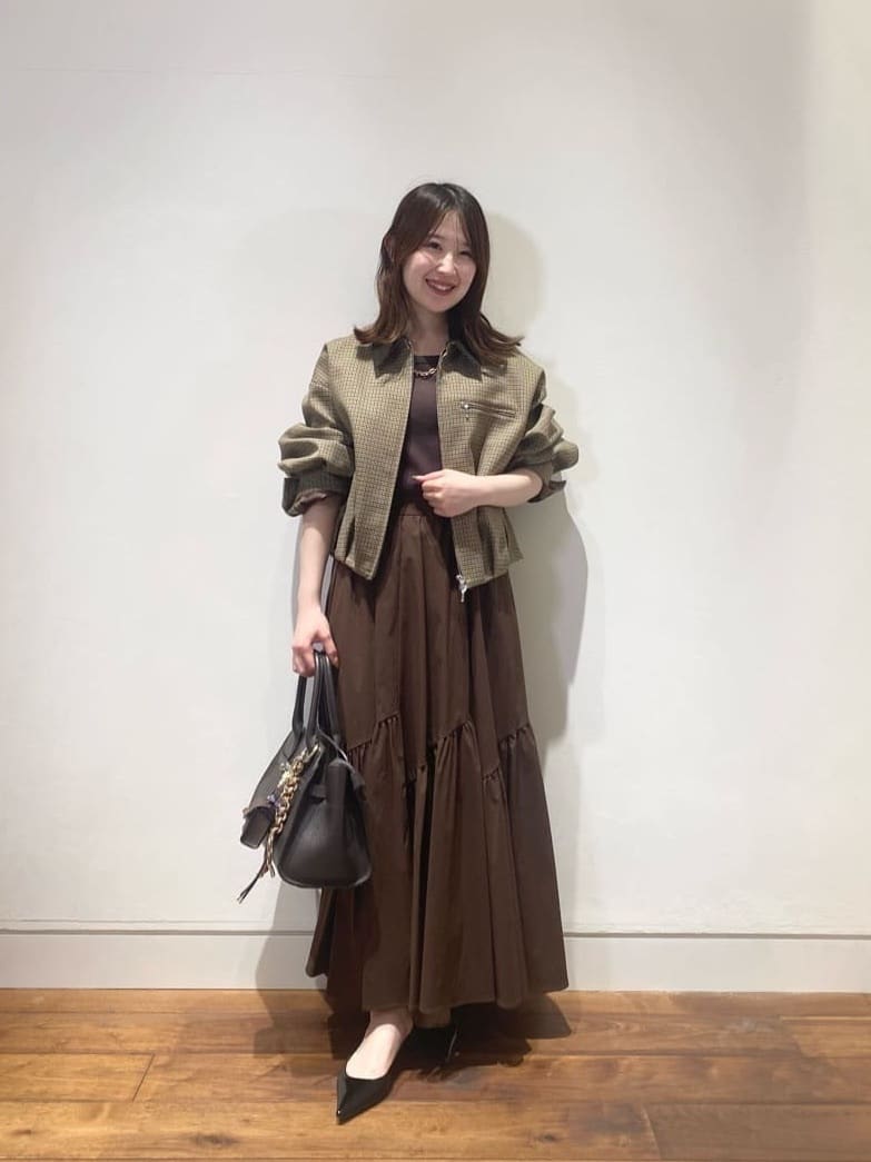 allurevilleの◇バイヤス切替ギャザースカートを使ったコーディネートを紹介します。｜Rakuten Fashion(楽天ファッション／旧楽天ブランドアベニュー)6350093