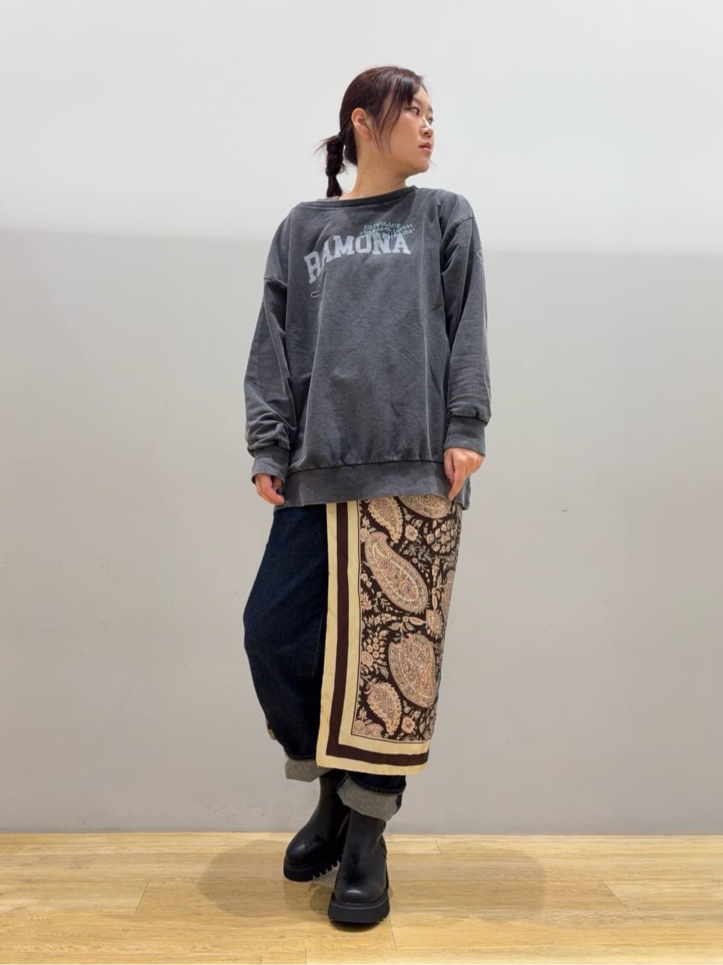 earth music&ecologyのランダム刺繍オフショルプルオーバーを使ったコーディネートを紹介します。｜Rakuten Fashion(楽天ファッション／旧楽天ブランドアベニュー)6350453