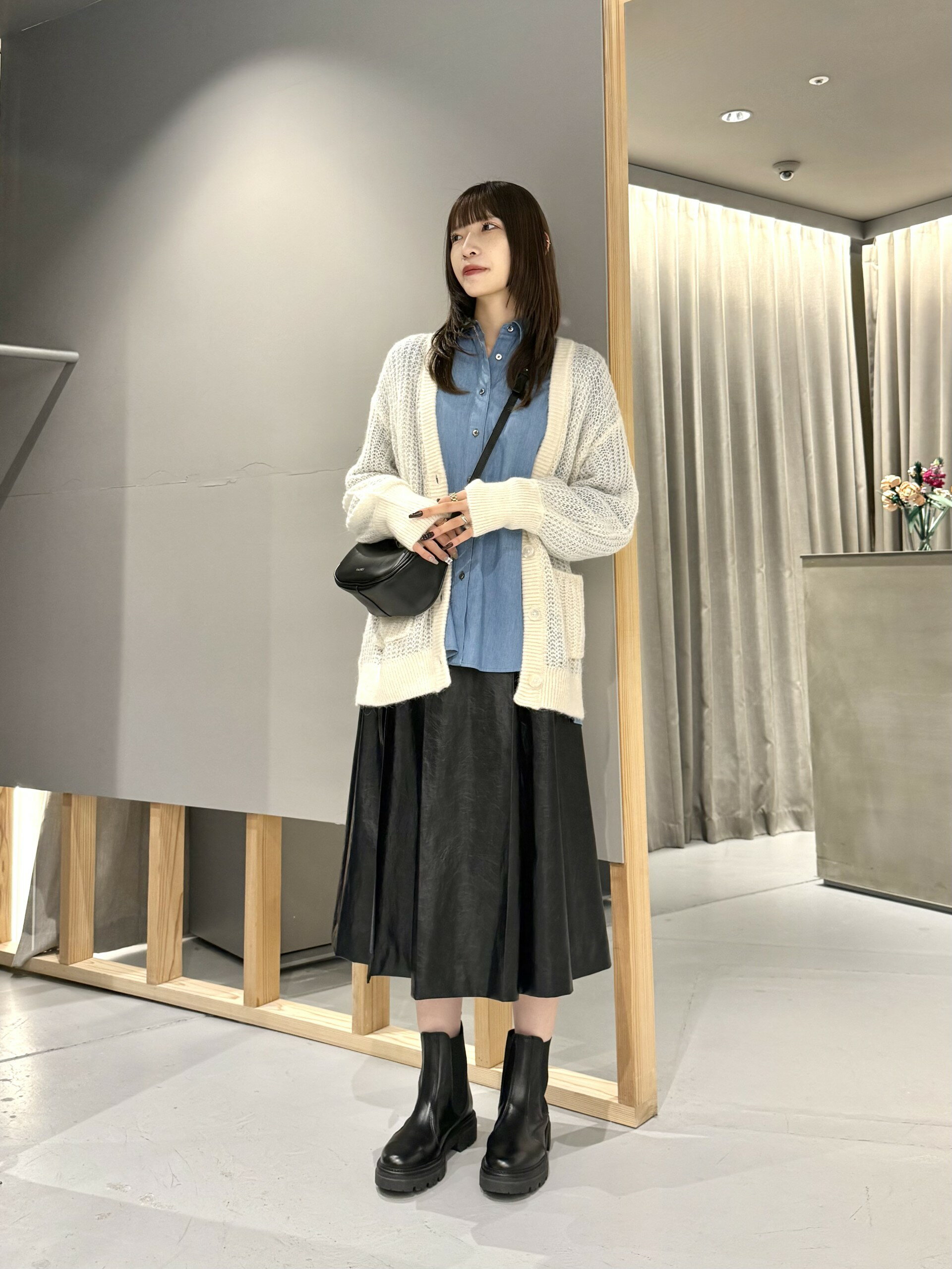 LOVELESSのメッシュニットオーバーカーディガンを使ったコーディネートを紹介します。｜Rakuten Fashion(楽天ファッション／旧楽天ブランドアベニュー)6350932