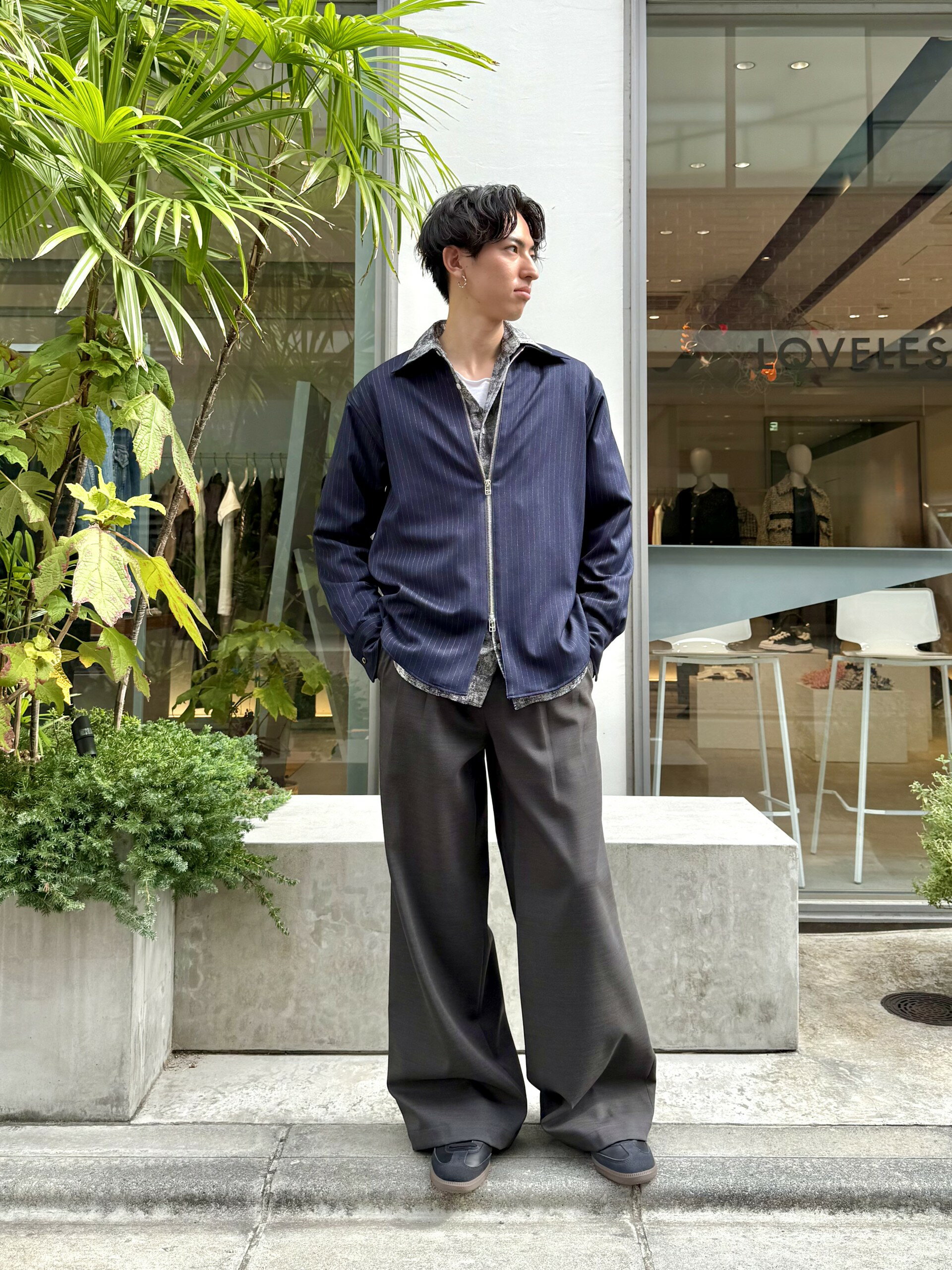 LOVELESSのピンストライプジップシャツを使ったコーディネートを紹介します。｜Rakuten Fashion(楽天ファッション／旧楽天ブランドアベニュー)6350966