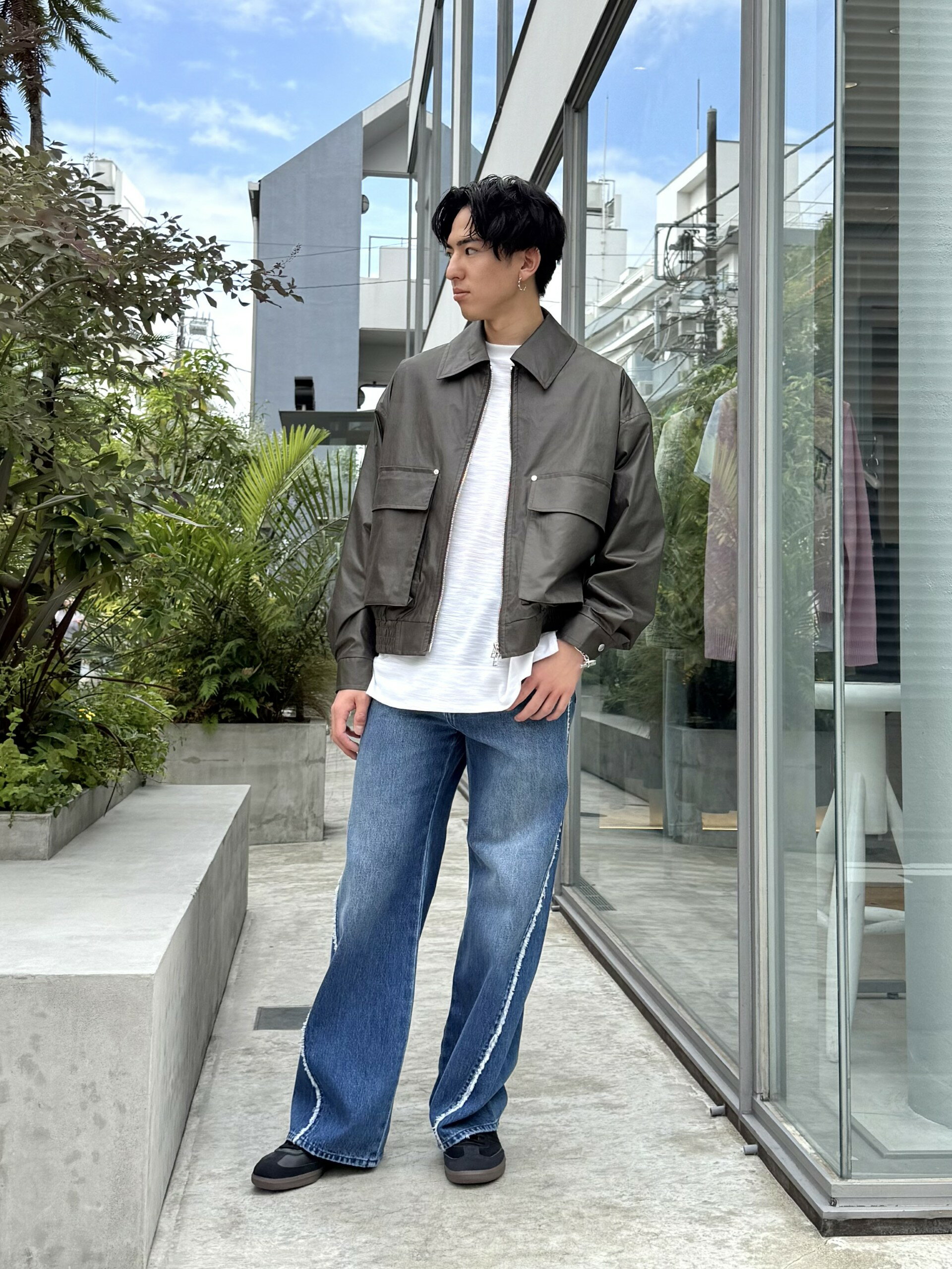 LOVELESSのスラッシュデニムを使ったコーディネートを紹介します。｜Rakuten Fashion(楽天ファッション／旧楽天ブランドアベニュー)6350947