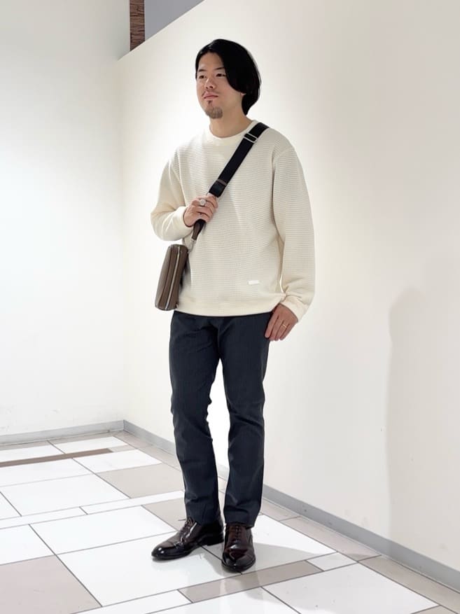 TAKEO KIKUCHIのニットライク プルオーバーを使ったコーディネートを紹介します。｜Rakuten Fashion(楽天ファッション／旧楽天ブランドアベニュー)6353799