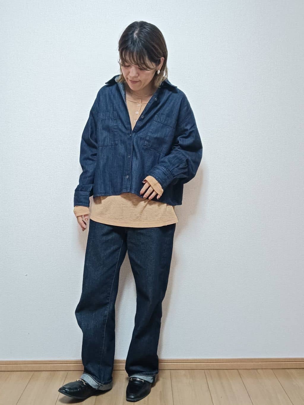 AMERICAN HOLICのWポケットデニムショートシャツを使ったコーディネートを紹介します。｜Rakuten Fashion(楽天ファッション／旧楽天ブランドアベニュー)6355020