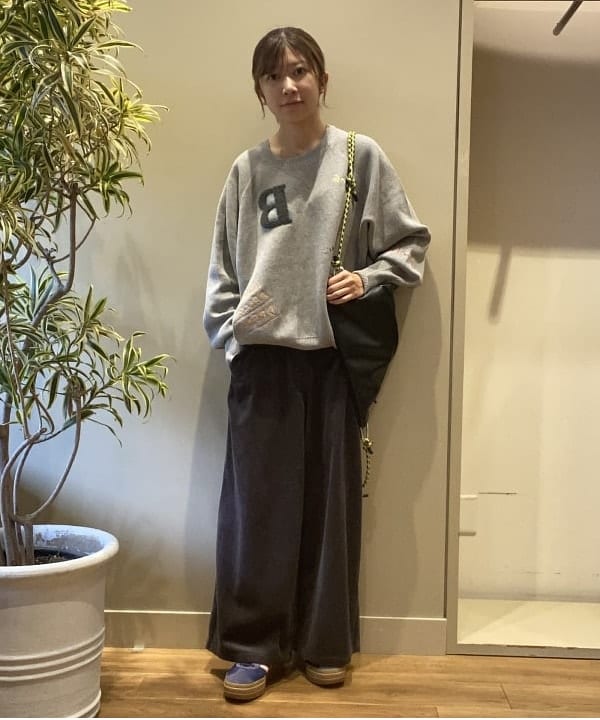 BEAMS HEARTのスウェットライク ロゴ刺繍 ニットを使ったコーディネートを紹介します。｜Rakuten Fashion(楽天ファッション／旧楽天ブランドアベニュー)6355086