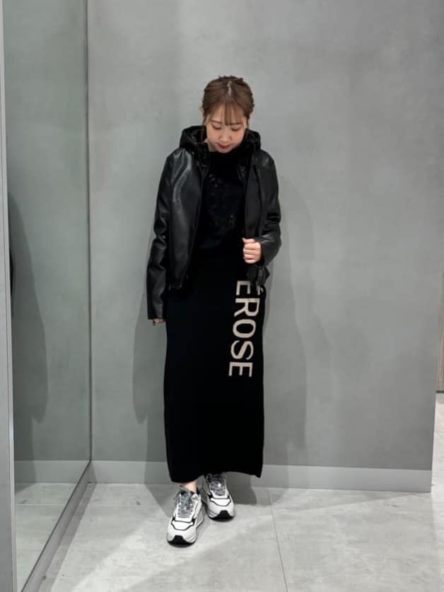 Vinの立体ロゴプリント長袖カットソーを使ったコーディネートを紹介します。｜Rakuten Fashion(楽天ファッション／旧楽天ブランドアベニュー)6356582