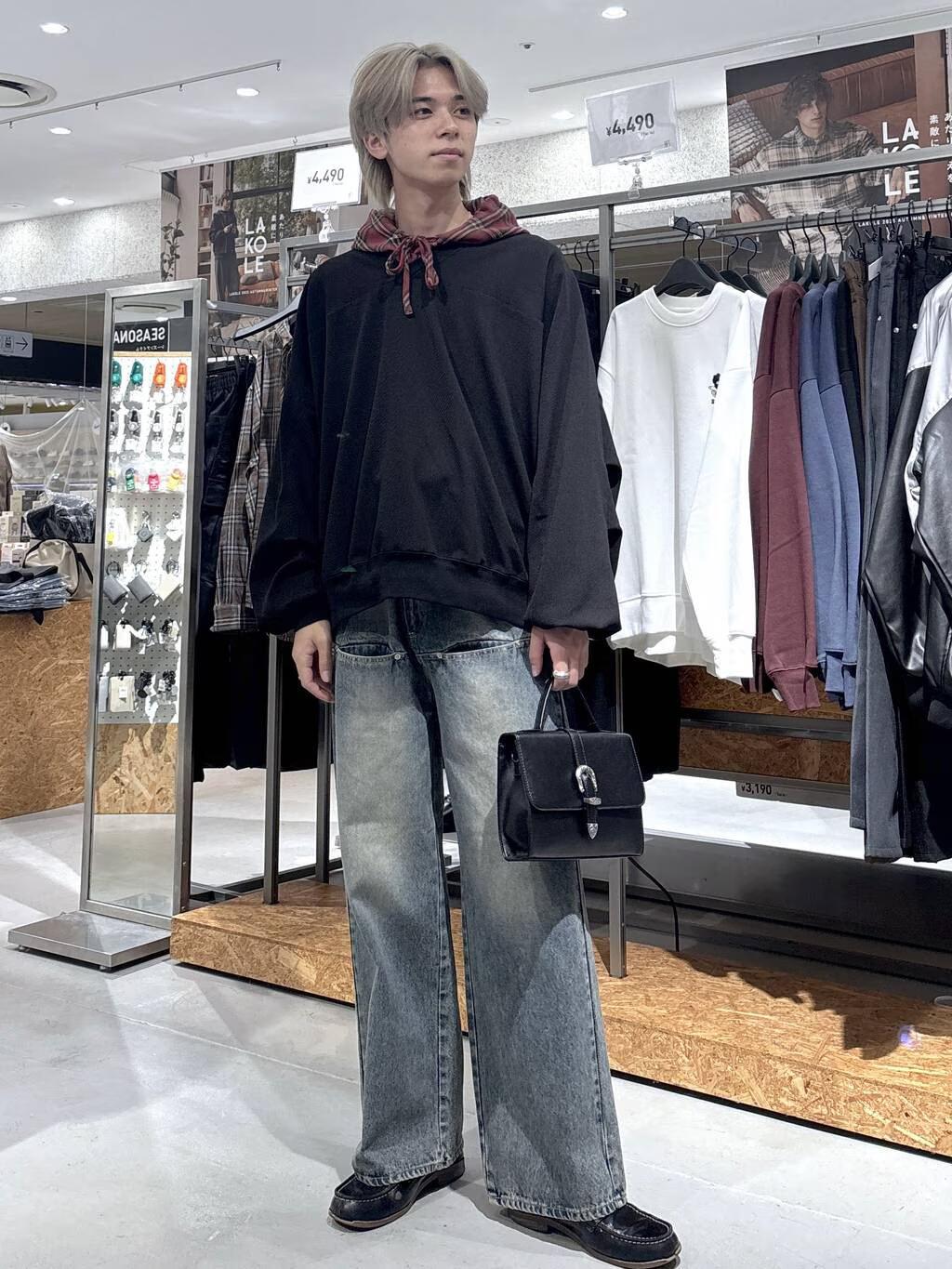 LAKOLEのチェックフード長袖シャツを使ったコーディネートを紹介します。｜Rakuten Fashion(楽天ファッション／旧楽天ブランドアベニュー)6356063