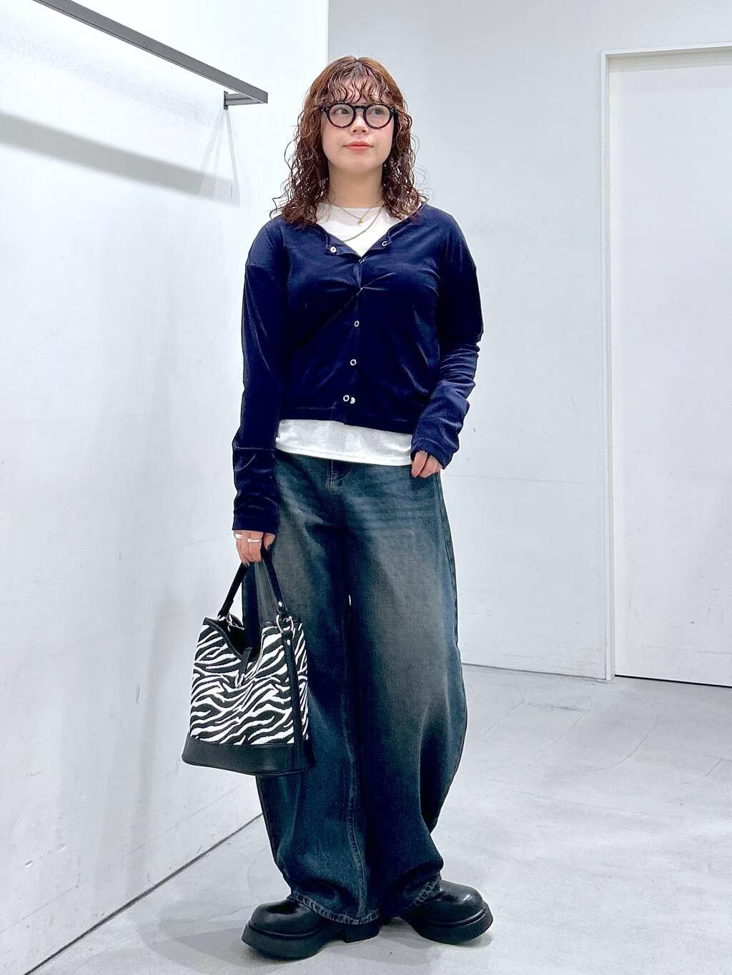 LAKOLEのシアーベロアカーディガンを使ったコーディネートを紹介します。｜Rakuten Fashion(楽天ファッション／旧楽天ブランドアベニュー)6356989