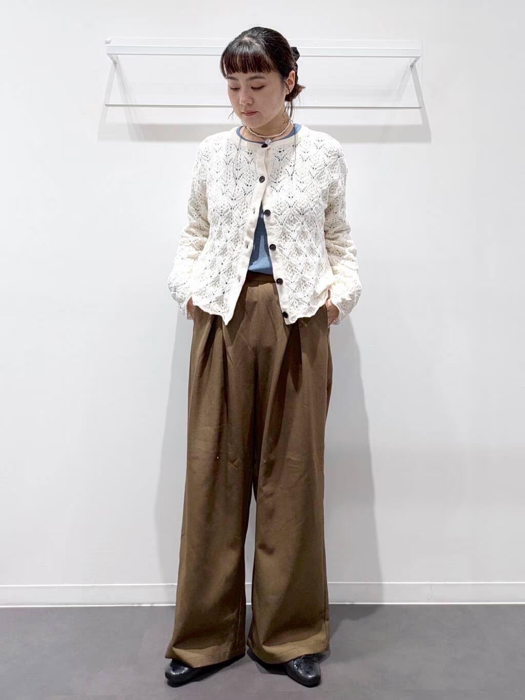 LAKOLEの7ゲージモール柄編みカーディガンを使ったコーディネートを紹介します。｜Rakuten Fashion(楽天ファッション／旧楽天ブランドアベニュー)6357047