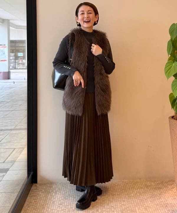 BEAMS HEARTのノーカラー フェイクファー ベストを使ったコーディネートを紹介します。｜Rakuten Fashion(楽天ファッション／旧楽天ブランドアベニュー)6357128