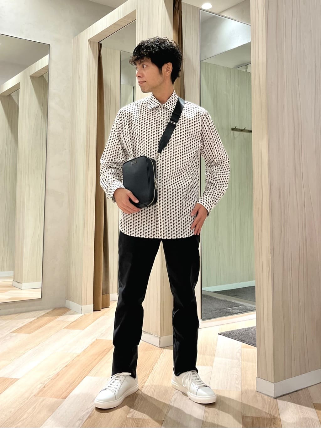 TAKEO KIKUCHIのボーラーハット柄 長袖シャツを使ったコーディネートを紹介します。｜Rakuten Fashion(楽天ファッション／旧楽天ブランドアベニュー)6357253