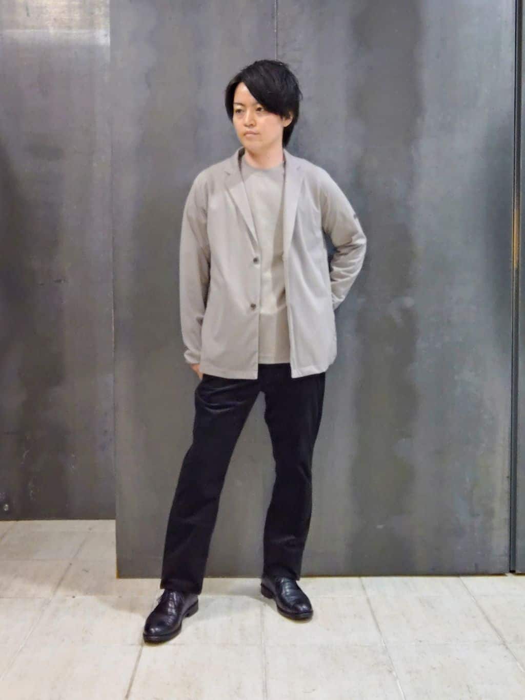 TAKEO KIKUCHIのリラックス カーディガン ジャケットを使ったコーディネートを紹介します。｜Rakuten Fashion(楽天ファッション／旧楽天ブランドアベニュー)6360945