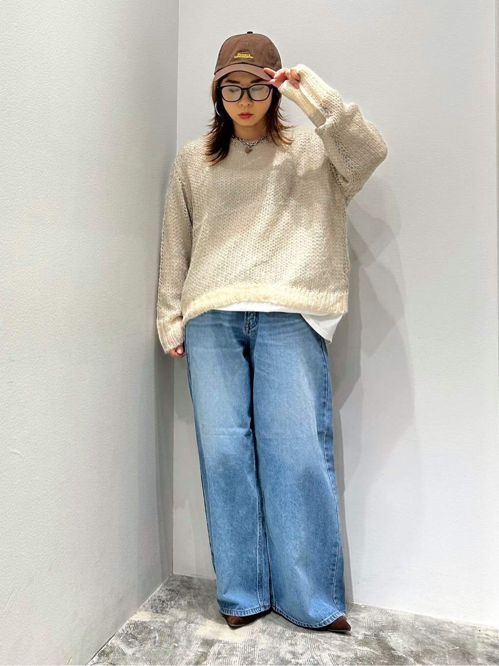 AMERICAN HOLICのモヘアライク配色ニットプルオーバーを使ったコーディネートを紹介します。｜Rakuten Fashion(楽天ファッション／旧楽天ブランドアベニュー)6361597