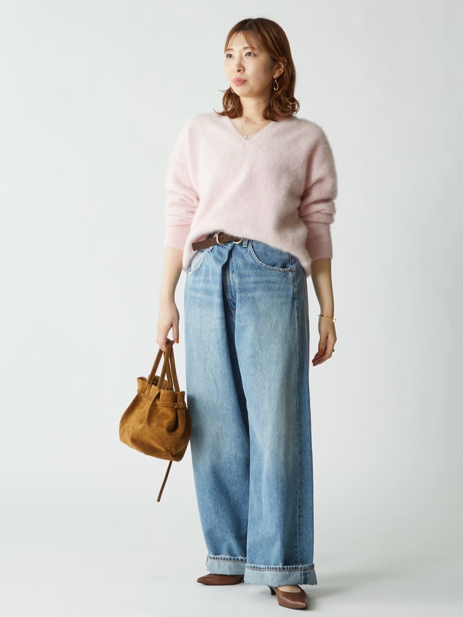 1er ArrondissementのFOXカシミアVネックプルオーバーを使ったコーディネートを紹介します。｜Rakuten Fashion(楽天ファッション／旧楽天ブランドアベニュー)6362908