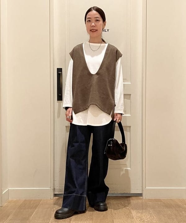 BEAMS HEARTの【WEB限定】Uネックベスト * ロングスリーブTシャツ (セットアイテム)を使ったコーディネートを紹介します。｜Rakuten Fashion(楽天ファッション／旧楽天ブランドアベニュー)6364240