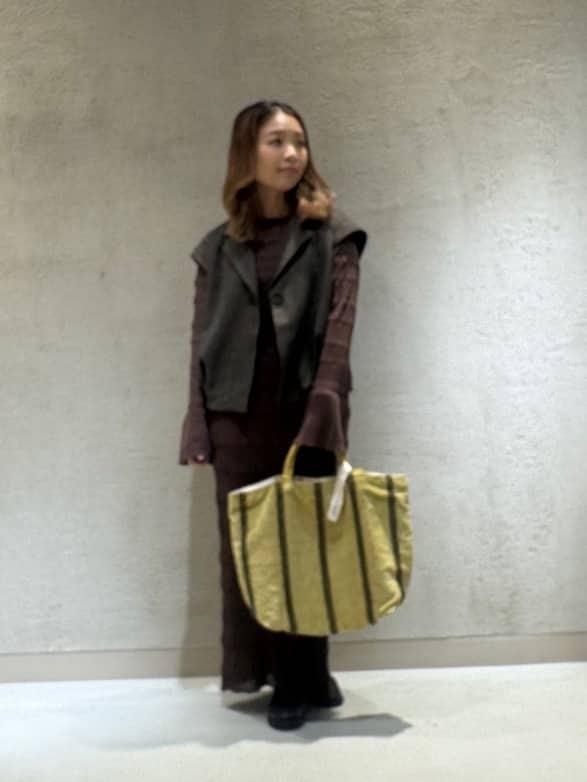 Vinのベルスリーブシャーリングリブニットを使ったコーディネートを紹介します。｜Rakuten Fashion(楽天ファッション／旧楽天ブランドアベニュー)6364915