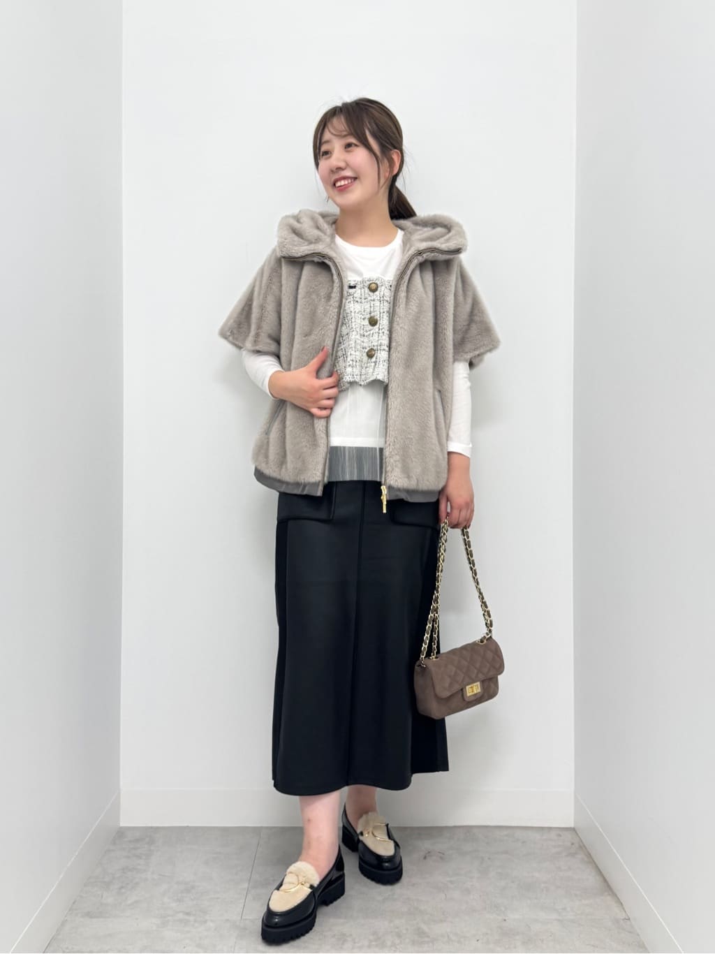 Vinのミンクライクフェイクファーコートを使ったコーディネートを紹介します。｜Rakuten Fashion(楽天ファッション／旧楽天ブランドアベニュー)6365072