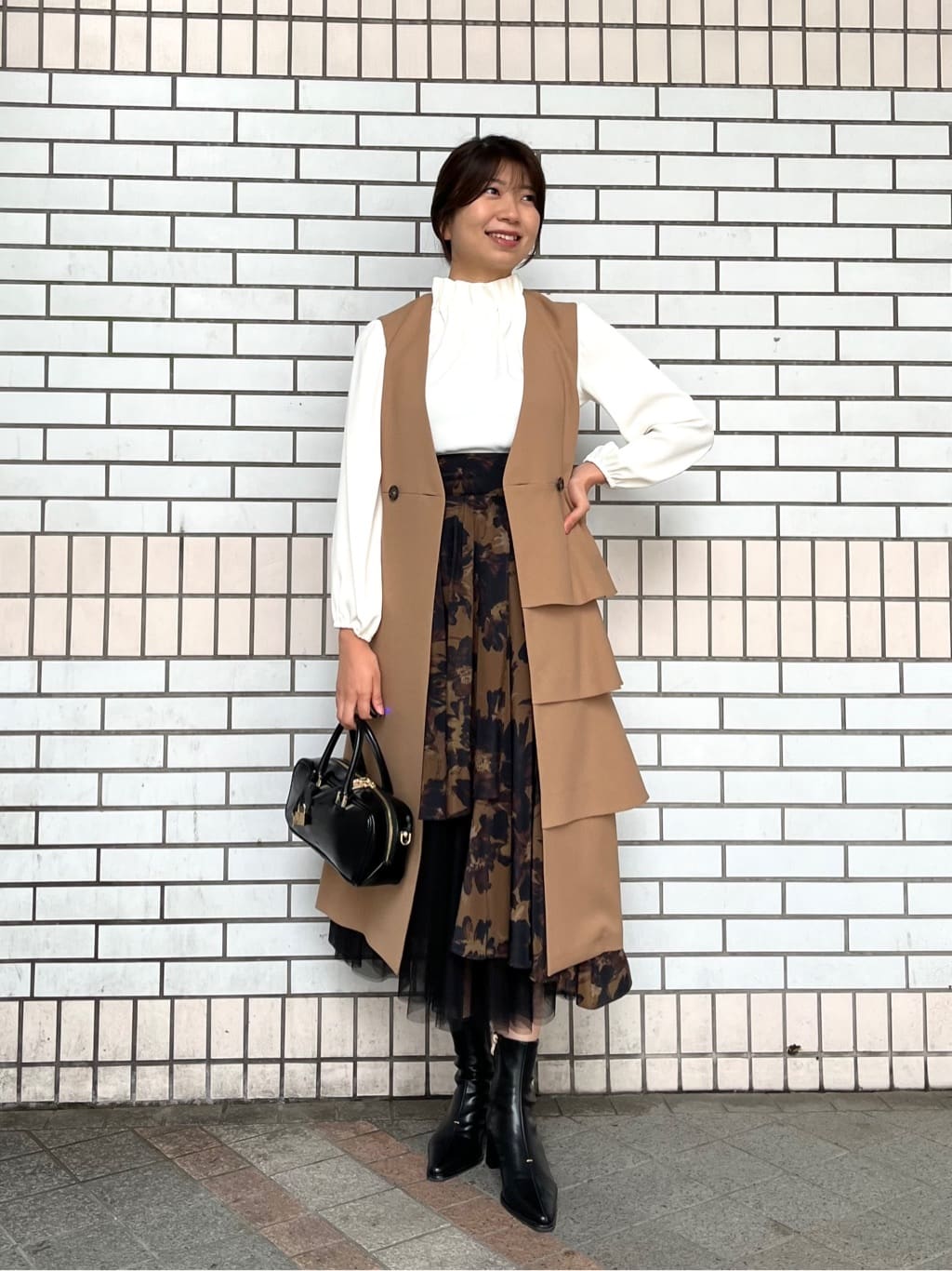 Vinのネックギャザーブラウスを使ったコーディネートを紹介します。｜Rakuten Fashion(楽天ファッション／旧楽天ブランドアベニュー)6365119