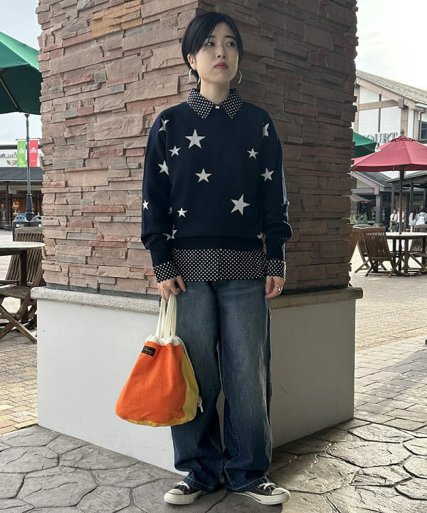 BEAMS HEARTの星柄 クルーネックニットを使ったコーディネートを紹介します。｜Rakuten Fashion(楽天ファッション／旧楽天ブランドアベニュー)6367574