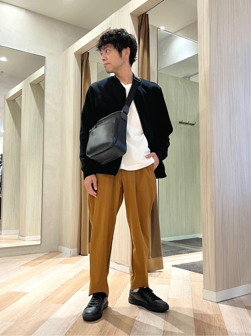 TAKEO KIKUCHIのニットライクジャージ ブルゾンを使ったコーディネートを紹介します。｜Rakuten Fashion(楽天ファッション／旧楽天ブランドアベニュー)6368141