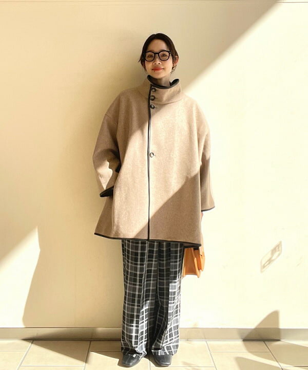 BEAMS HEARTのパイピング ポンチョ風 コートを使ったコーディネートを紹介します。｜Rakuten Fashion(楽天ファッション／旧楽天ブランドアベニュー)6369817