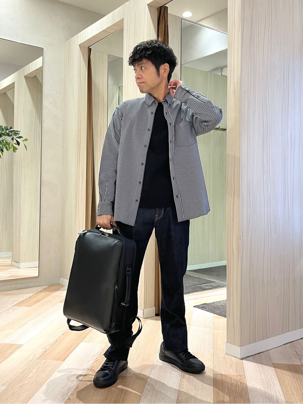 TAKEO KIKUCHIの【抗菌防臭】サッカーギンガムチェック ボタンダウンシャツを使ったコーディネートを紹介します。｜Rakuten Fashion(楽天ファッション／旧楽天ブランドアベニュー)6371689