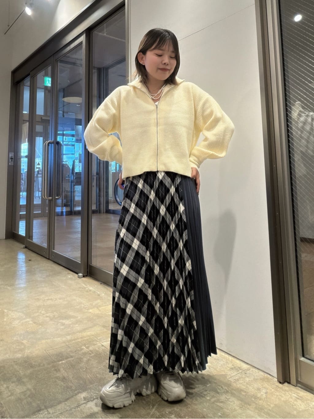 AMERICAN HOLICのZIPハイネックカーディガンを使ったコーディネートを紹介します。｜Rakuten Fashion(楽天ファッション／旧楽天ブランドアベニュー)6371939