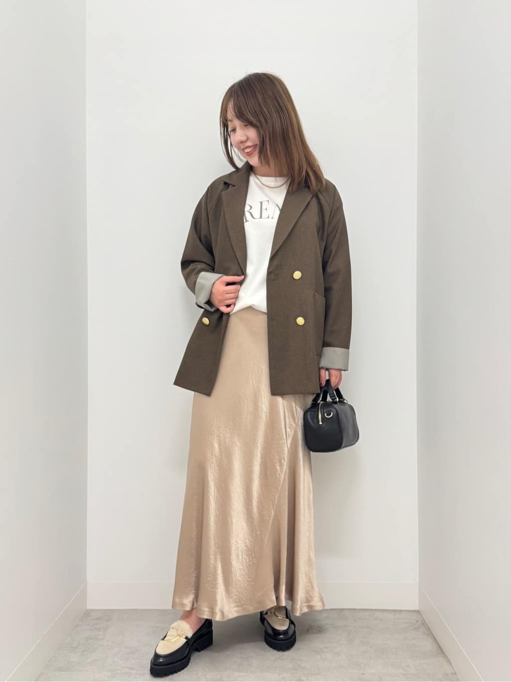 Vinのツイルテーラードジャケットを使ったコーディネートを紹介します。｜Rakuten Fashion(楽天ファッション／旧楽天ブランドアベニュー)6373099