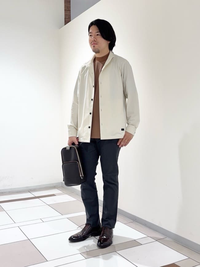 TAKEO KIKUCHIの【3D ナイロン ストレッチ】スタンドカラー シャツブルゾンを使ったコーディネートを紹介します。｜Rakuten Fashion(楽天ファッション／旧楽天ブランドアベニュー)6374729