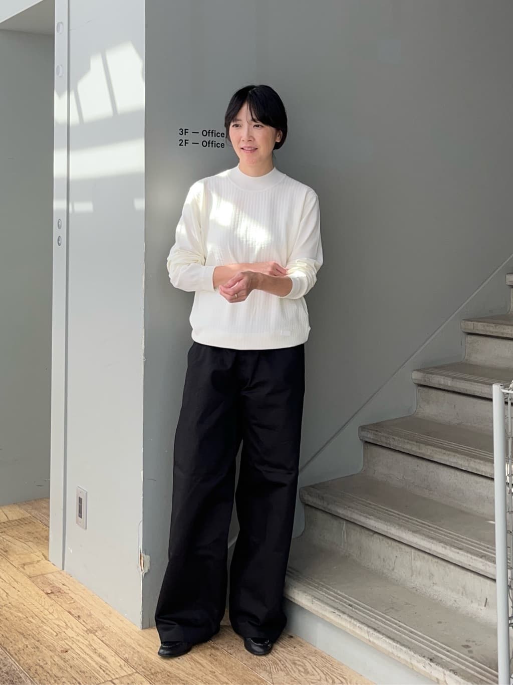 TAKEO KIKUCHIの【Sサイズ~】ハイゲージ モックネック ニット プルオーバーを使ったコーディネートを紹介します。｜Rakuten Fashion(楽天ファッション／旧楽天ブランドアベニュー)6377030