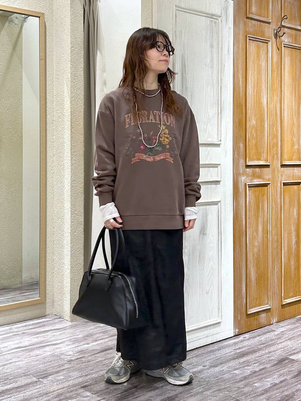 mysty womanのピグメントフラワー裏毛スウェットを使ったコーディネートを紹介します。｜Rakuten Fashion(楽天ファッション／旧楽天ブランドアベニュー)6378143